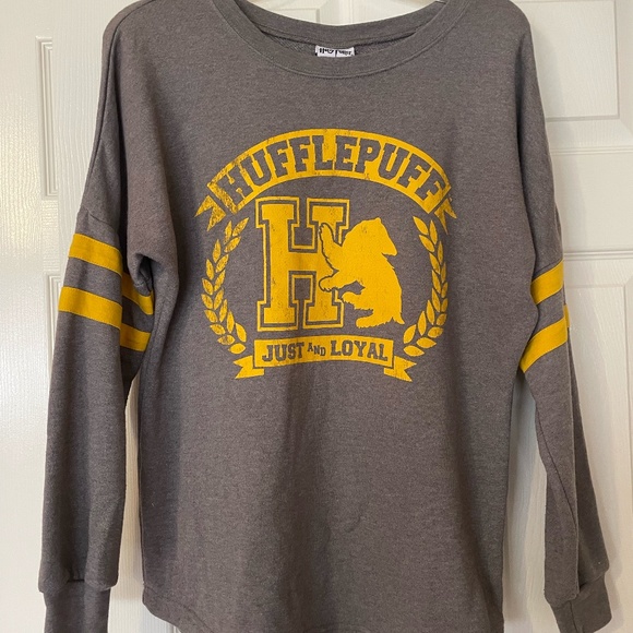 Hufflepuff House Sweater - Picture 1 of 2